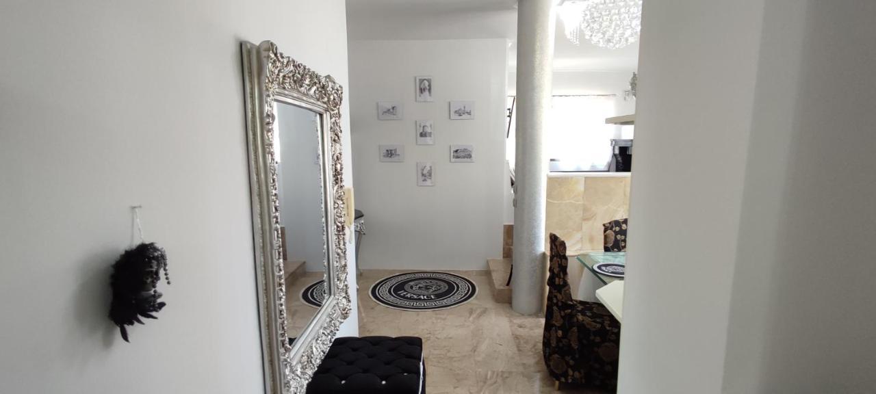Ixian House Apartment ภายนอก รูปภาพ