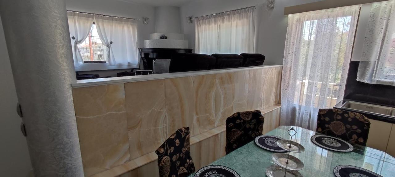 Ixian House Apartment ภายนอก รูปภาพ